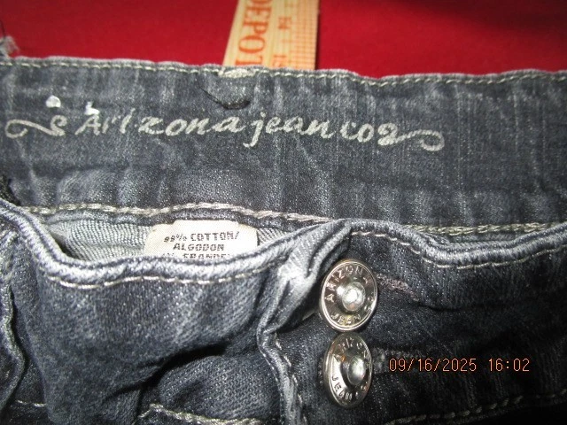 ARIZONA Jean Co, Capris Preto, Feminino Tamanho 14 Slim - Imagem 4 de 4
