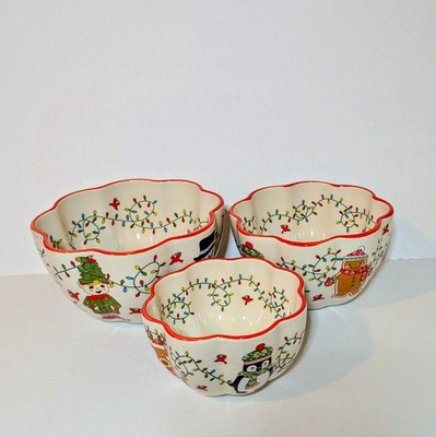 Temptations by Tara Seasonal Special Edition Christmas Scalloped 3 Bowl Set