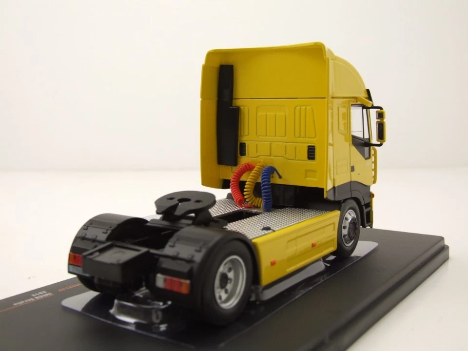 Iveco Stralis Trattore 2002 Giallo Modellino 1:43 Ixo Models - Immagine 2 di 4