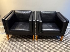 Børge Mogensen Two Black Leather Lounge Chairs 2334 (Conran, Heals, Skandium)