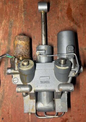 Power Trim & Tilt Unit 75PS 90PS Yamaha 75Aeto 90Aeto 2 Takt Außenborder 6H1