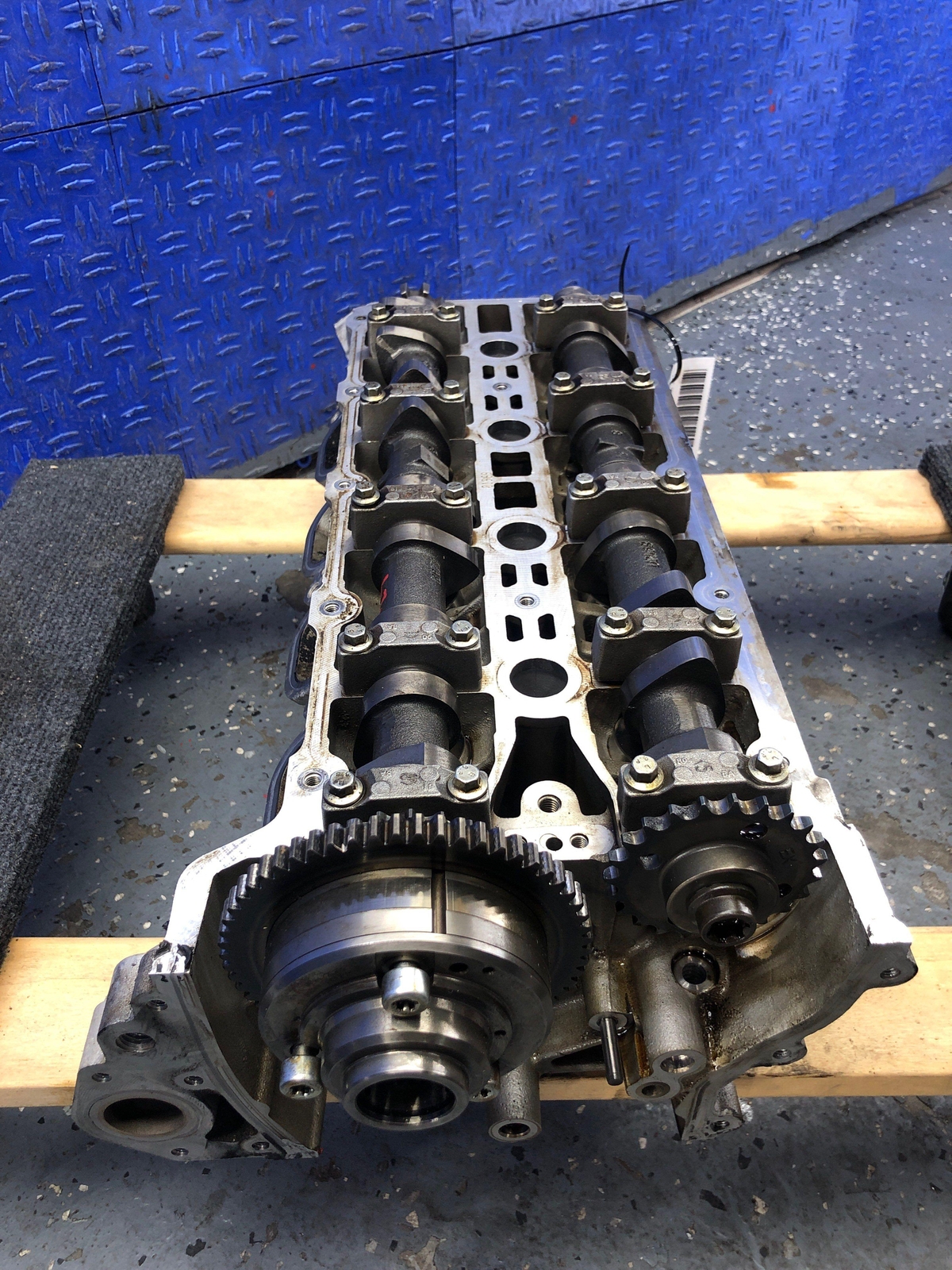 2006-2018 ASTON MARTIN VANTAGE V8 4.3L LEFT SIDE ENGINE CYLINDER HEAD OEM 2007