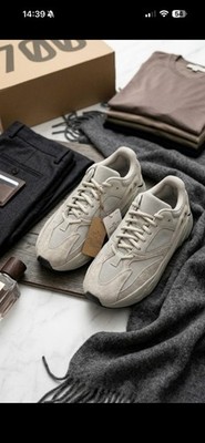   2. Yeezy Boost 700 - Coloris Salt
