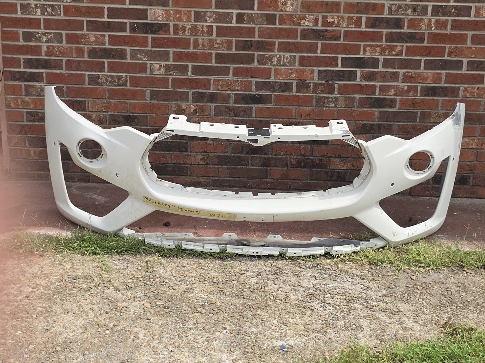 Maserati Levante GT Hybrid 2021-2024 Front Bumpers Set