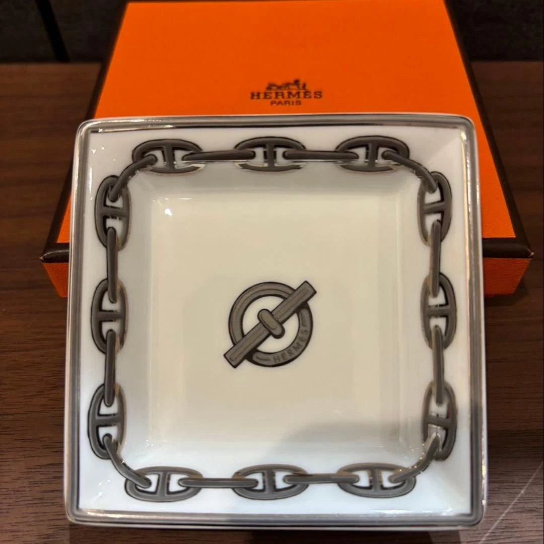 25+ HERMÈS Square Dinnerware Plates for sale | Updated Oct 2026
