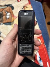 Téléphone LG KP235 à clavier coulissant 