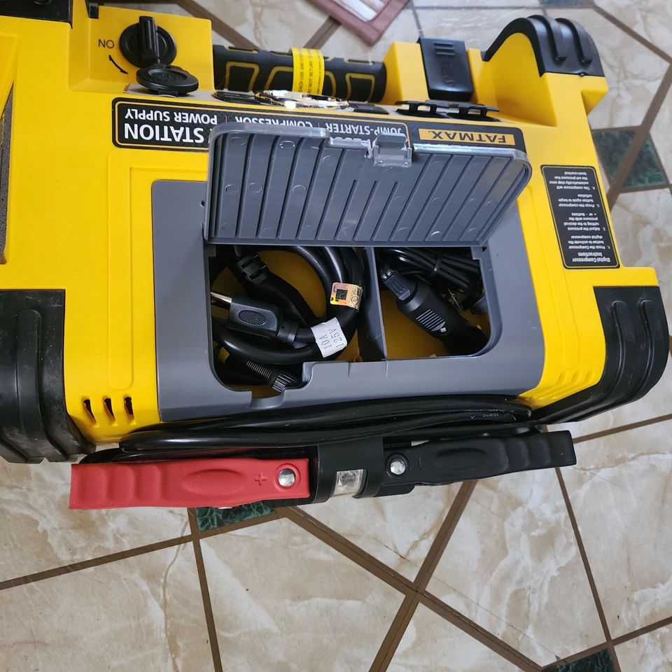 Central eléctrica Stanley 700A Instantánea/1400A Peak Prof con Compresor, 500W SOLO PIEZAS Foto 2 de 4