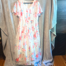 Women's 2X White Pink Blue Floral Chiffon Tiered Midi V-Neck Flutter Dress