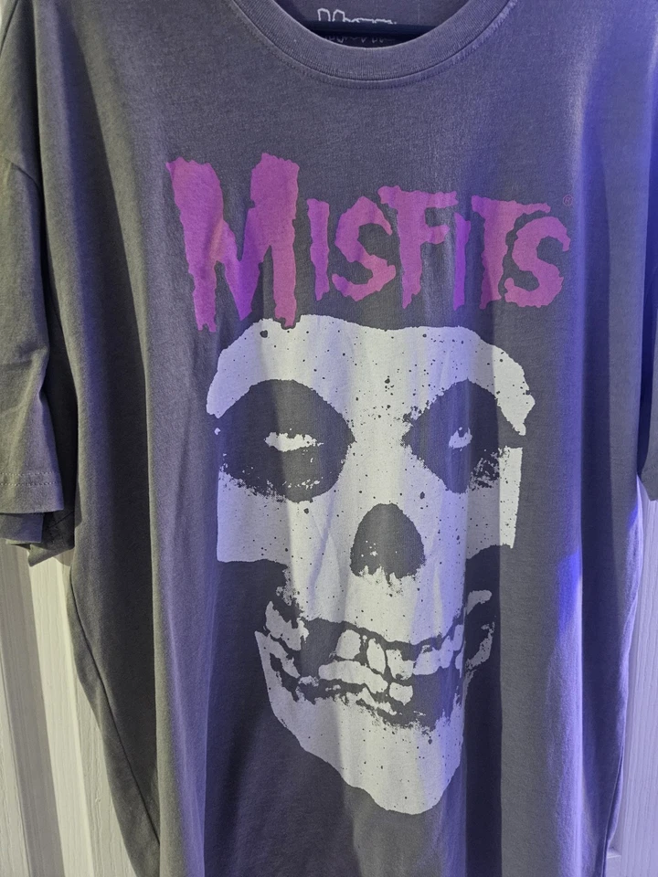 Camiseta Misfits LG Greay Manga Corta Algodón Negra Unisex Foto 2 de 4