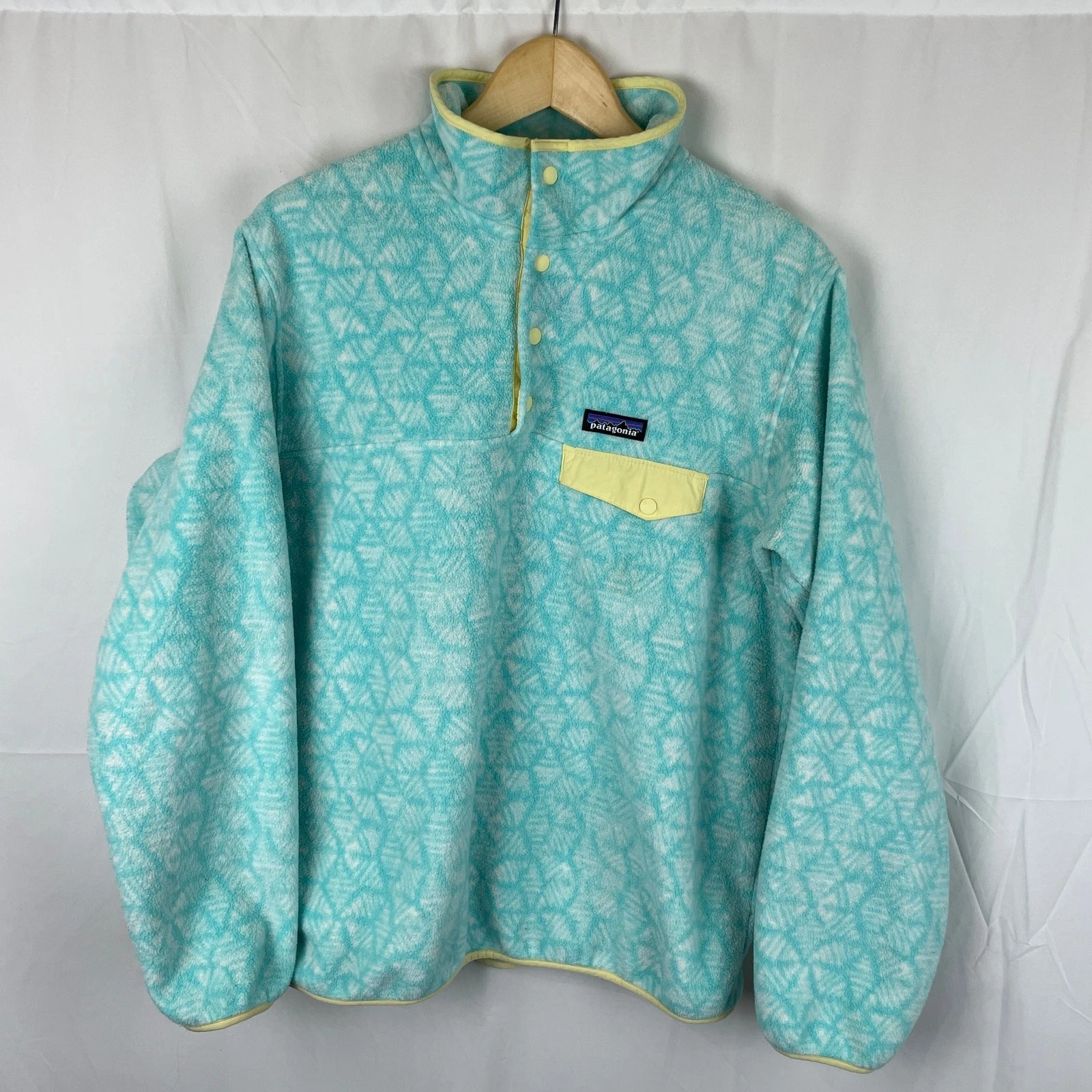 patagonia snow flake lightweight snap-t synchilla sweatshirt