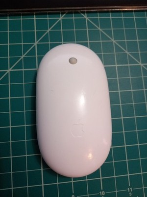 Apple A1197 (MA272LL/A) Wireless Bluetooth Mighty Mouse