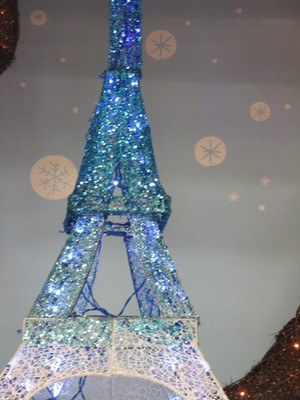Gemmy Led Lightshow 5ft Glimmer Lighted Crystal Icy Blue Iffel