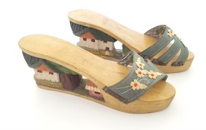 tiki shoes