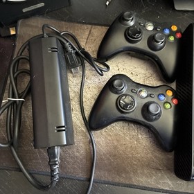 Microsoft Xbox 360 500gb E Console Bundle With 2 Controllers