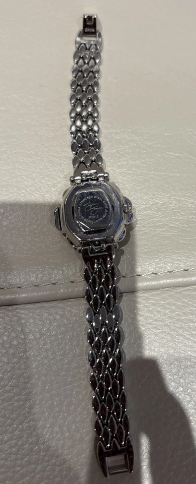 Reloj Suzanne Somers Vintage Cristal Mujer Tono Plateado Necesita Batería Foto 3 de 4