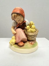 Goebel Hummel Chick Girl #57/1 1972-1979 TMK-5