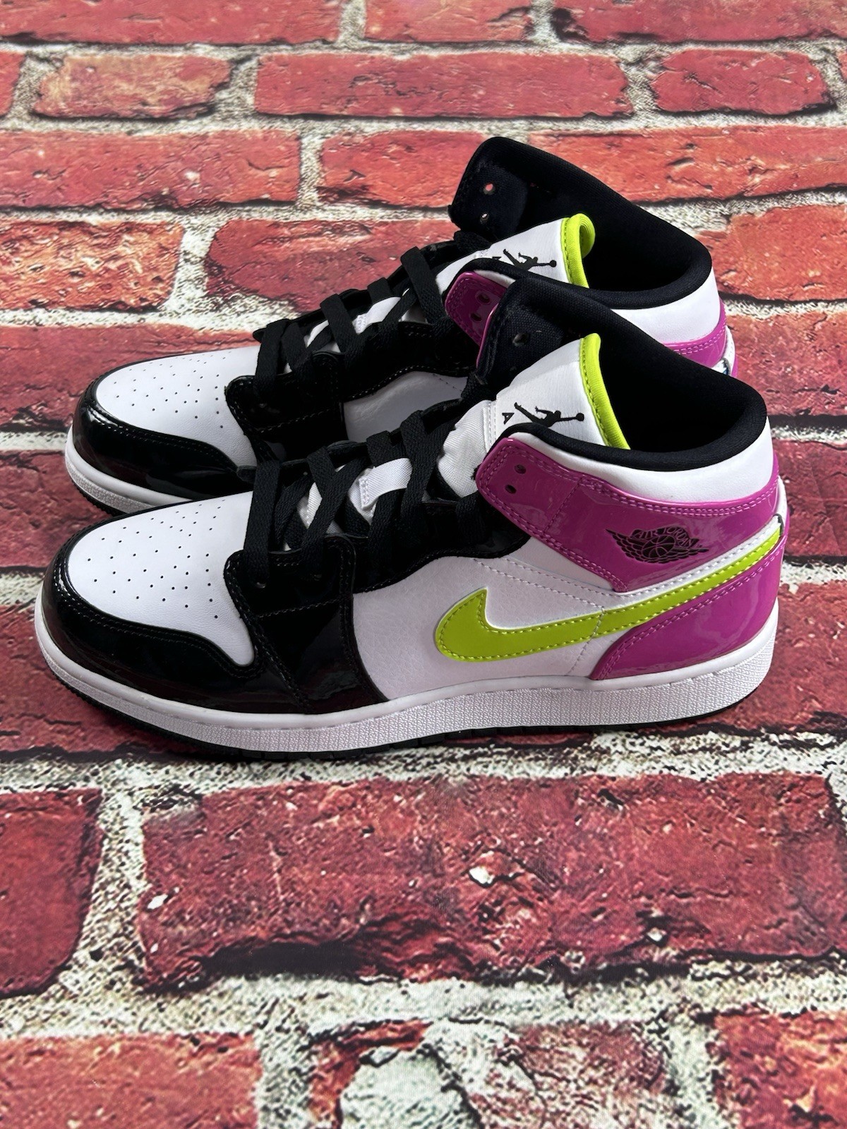Air Jordan 1 Mid SE 'Cyber / Fuchsia' (2020) (GS) Sneakers Unisex Size 6Y thumbnail 3