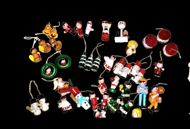 Lot of 98 Vintage Wooden Christmas Ornaments Taiwan / China 30 Nip