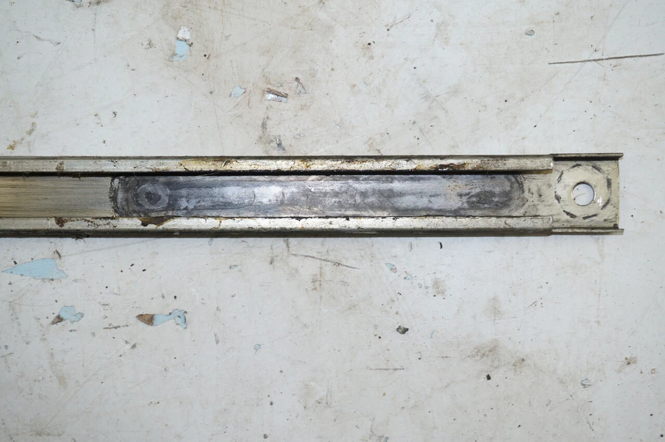 Corvette C3 1969-1982 puerta interior horizontal ventana guía usado GM OEM Foto 4 de 4