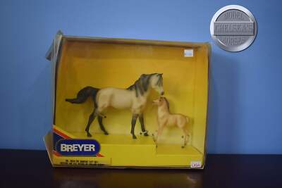 The Dawning Gift Set-Mustangs Set-Mesteno Mold-New in Box-Breyer Classic