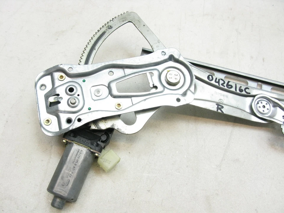 MERCEDES CLK55 CLK320 CLK430 W208 REGULADOR VENTANA MOTOR PASAJERO DELANTERO OEM  Foto 2 de 4