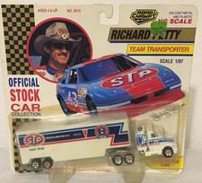 1992 1/87TH ROAD CHAMPS RICHARD PETTY TEAM TRANSPORTER 2