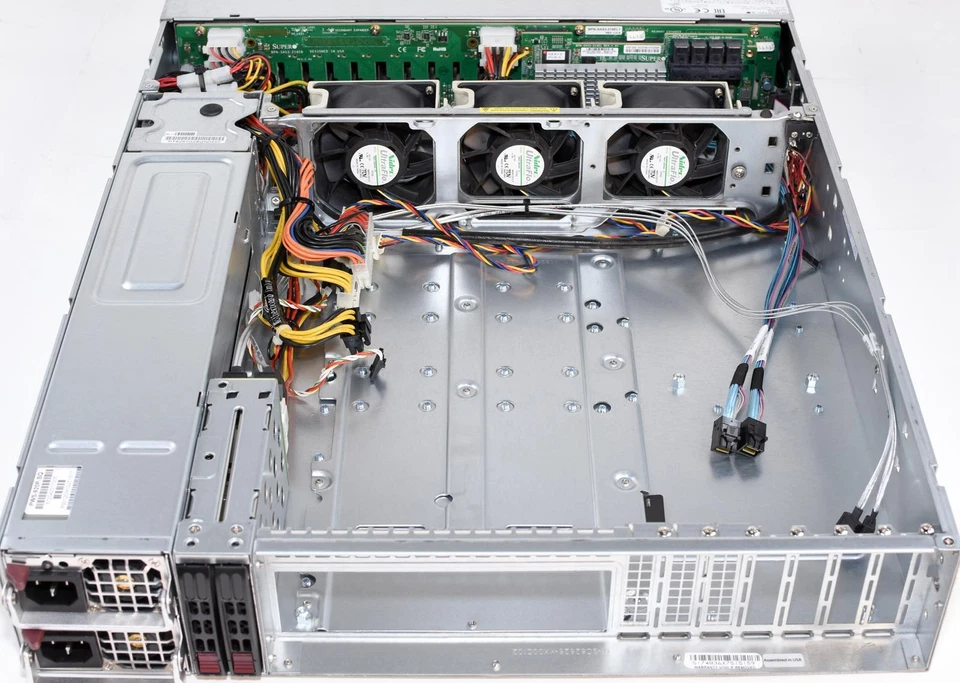 Supermicro CSE-216BE1C-R920LPB 2U Server Chassis 2x920W 24x2.5" BPN-SAS3-216EL1 - Image 3 of 4