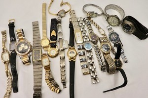 Assorted Wristwatch Lot - 20 Pieces - Not Working - Parts / Repair