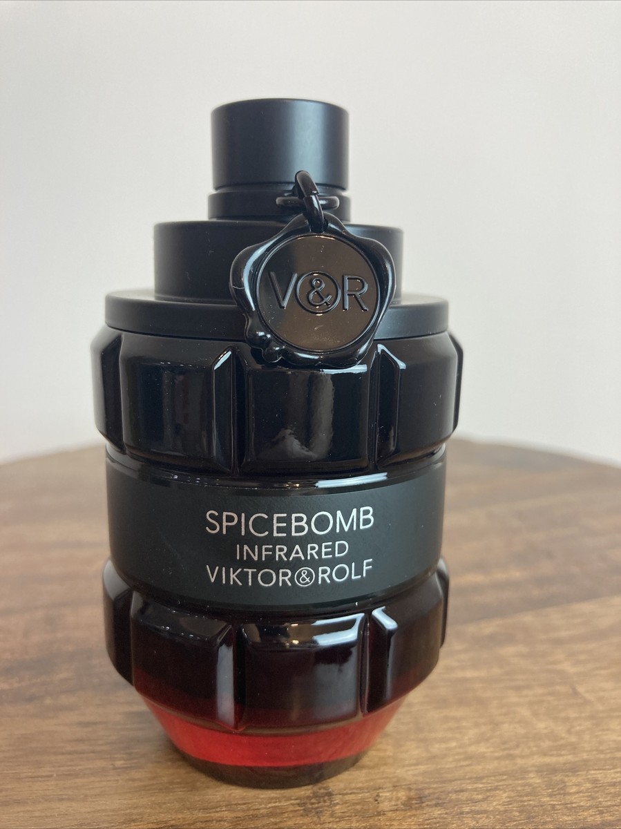2Pcs Set Viktor & Rolf SPICEBOMB Infrared Eau de Toilette