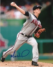 MATT WISLER  ATLANTA BRAVES   ACTION SIGNED 8x10