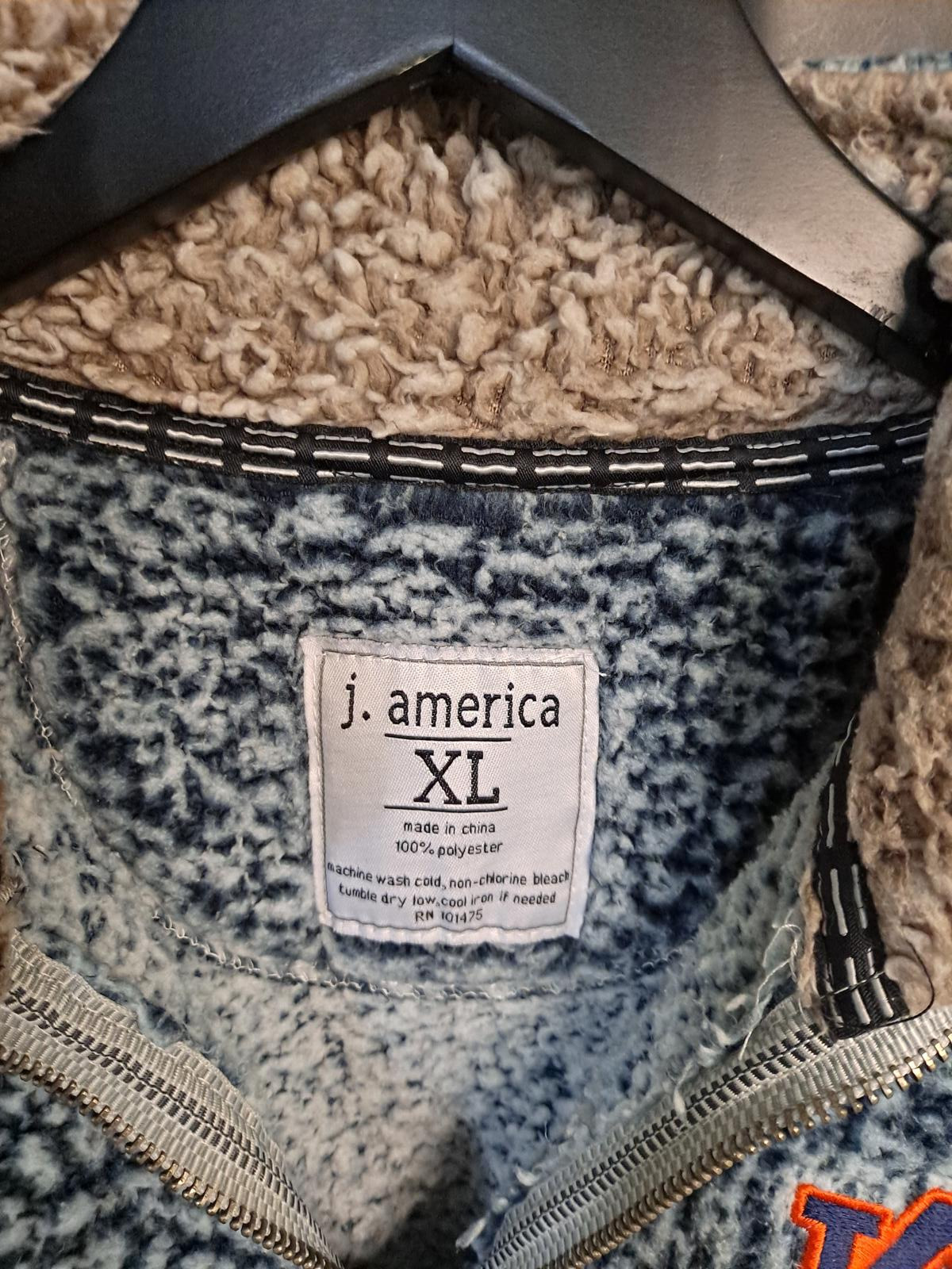 j. America Auburn Tigers 1/4 Zip Sherpa Style Pullover Size XL