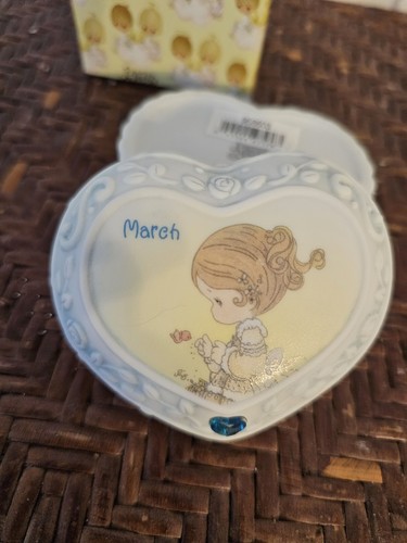 NUOVO Vintage Preziosi Momenets SCATOLA CUORE AVON March Aquamarine Heart ๐ - Foto 6 di 11