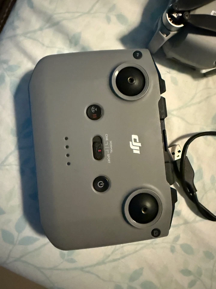 DJI Mini 2 4K Quadcopter with Remote Controller - Gray - Image 2 of 4