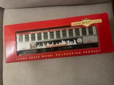 Bachmann 23991 Frontgate Holiday Express Times Square 2007 Coach w/ METAL WHEELS