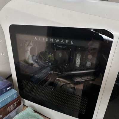 Alienware Aurora Gaming Desktop Tower White GeForce RTX Dedicated Graphics