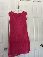 Women's Pink Sleeveless Dress Size M Fuchsia V-neck, knee-length, Lace, Elegant