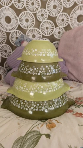 Pyrex Spring Blossom Crazy Daisy Cinderella Bowl Set 441-444