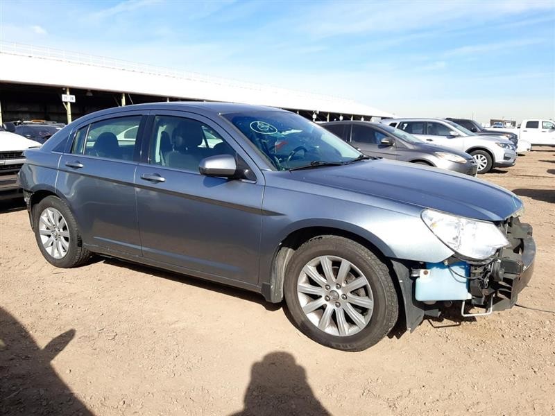 Used Right Tail Light Assembly fits: 2010 Chrysler Sebring Conv lid mounted R. R