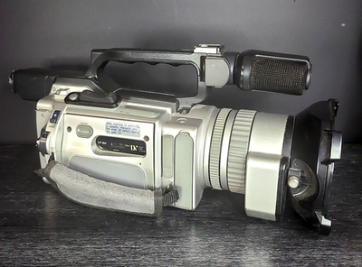 【希少 ケース付き】 ソニー Sony DCR-VX2000 Sony NTSC Pro MiniDV 3CCD Camcorder 2.5