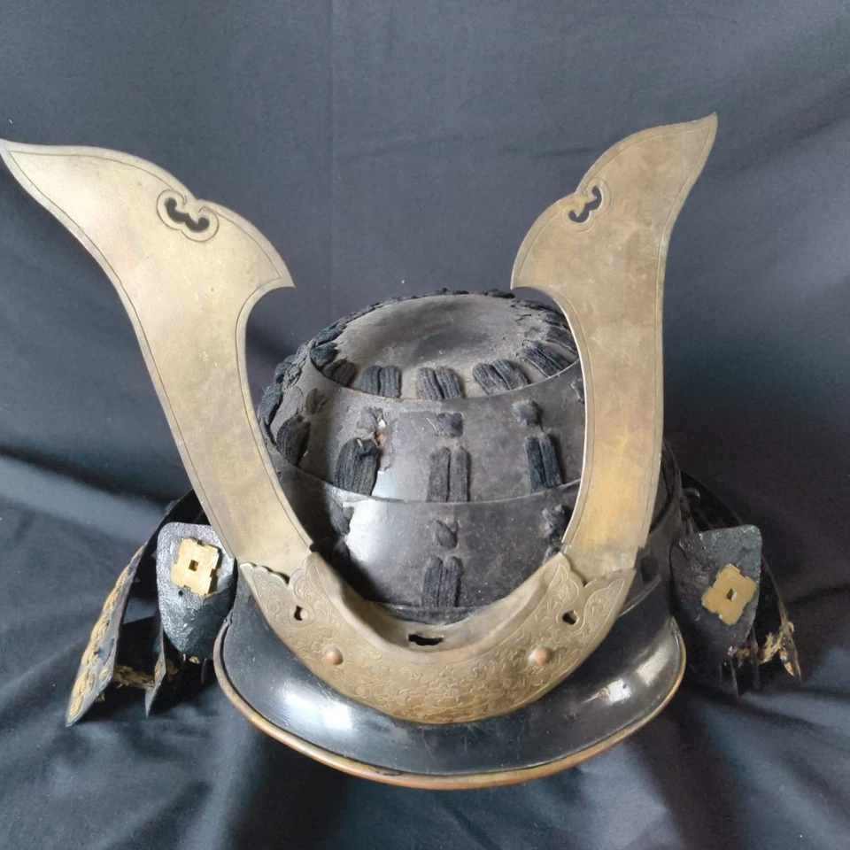 Authentic Antique Japanese SAMURAI Kabuto Helmet EDO Period -Black Lacquer 2.3kg - Image 2 of 4