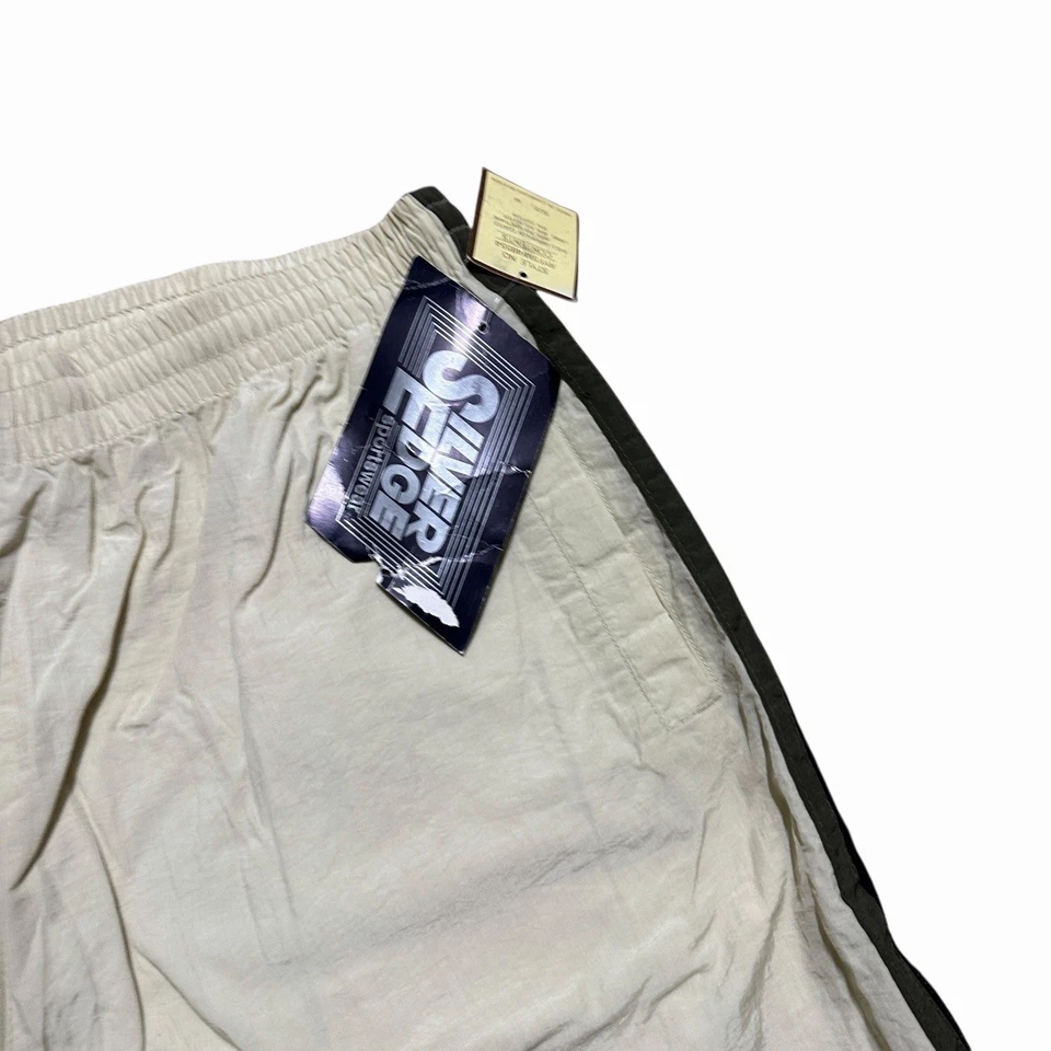 Винтажные шорты ветровки кремовые Dunhams с серебряным краем из запасов 90-х размер M - Изображение 3 из 4