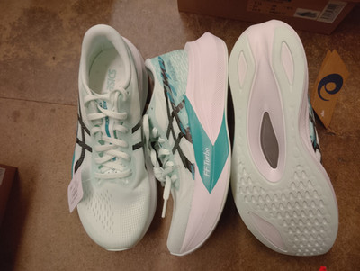 Asics Magic Speed 4 WS; Gr.: EUR 39 / uk 5 1/2 /us 7 1/2 / 24,5 cm / NP 179,99  