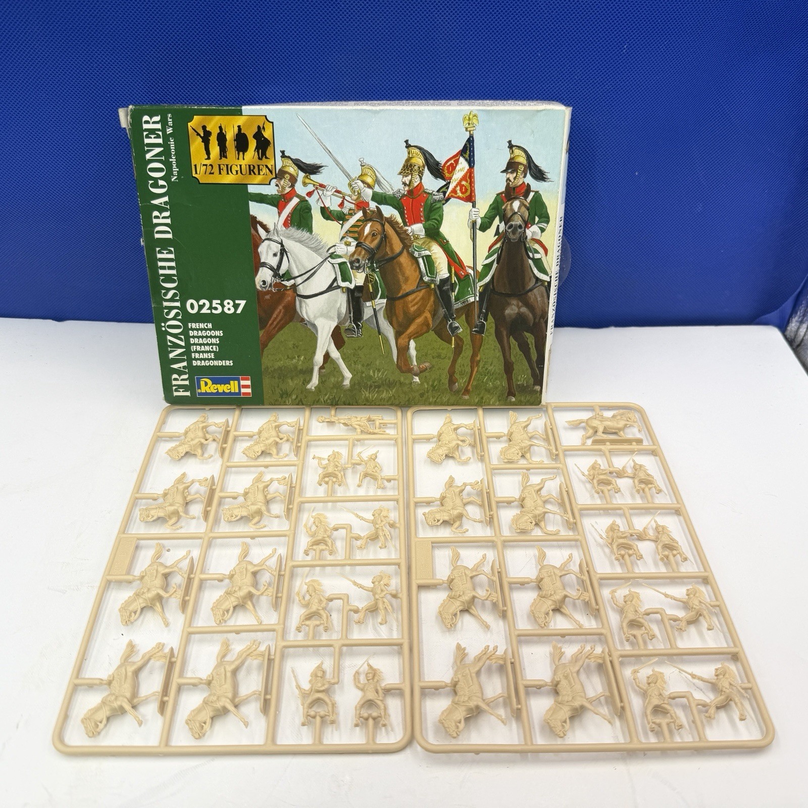 Revell  Mini 1:72 FRENCH DRAGOONS R2587 COMPLETE FIGURES