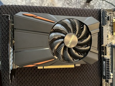 Gigabyte GV-RX560OC-4GD REV2.0 Radeon RX 560 OC 4GB Computer Graphics Cards