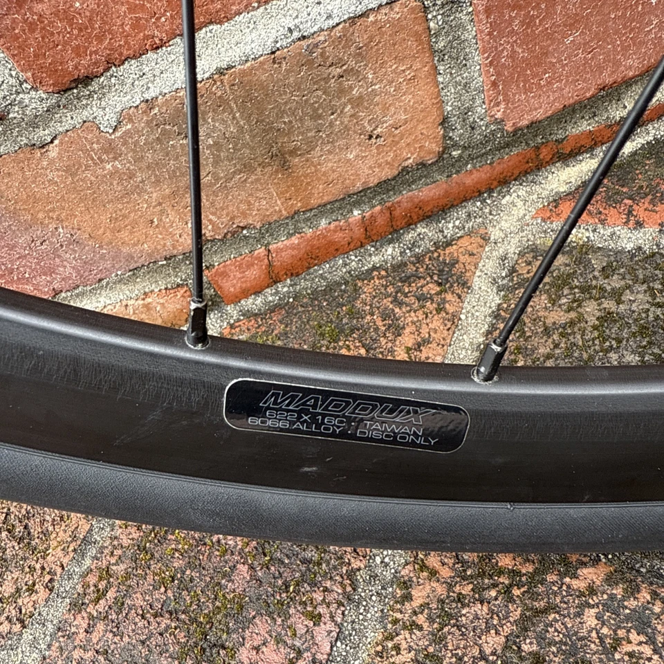 Shimano Alfine SG-S7000-8 Internally Geared Hub Maddux Wheelset Schwalbe Tires - Image 4 of 4