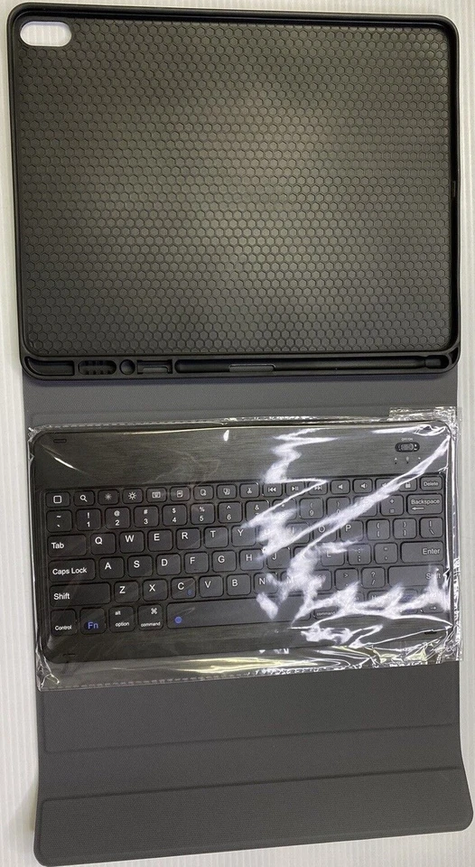 CHESONA/ZAGG Wireless Keyboard & FOLIO Case for Apple iPad Pro 12.9" (3rd Gen) - Image 2 of 3