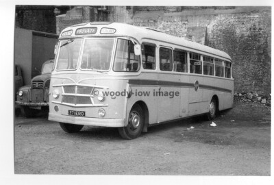 tm3792 - Dye's Coach Bus - 271 ERO - photograph