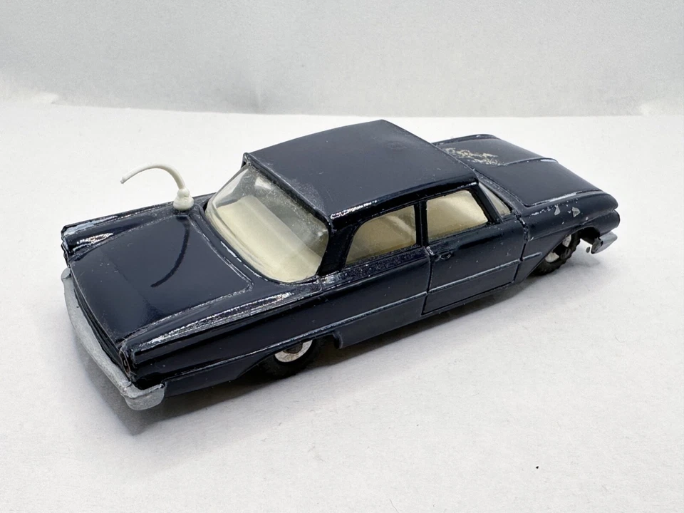 VINTAGE DINKY TOYS # 264 FORD FAIRLANE RCMP POLICE PATROL CAR CUSTOMISED REPAINT - Image 3 of 4