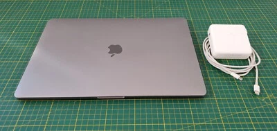 Apple MacBook Pro 15" 2016 · i7 · 16GB · 512GB