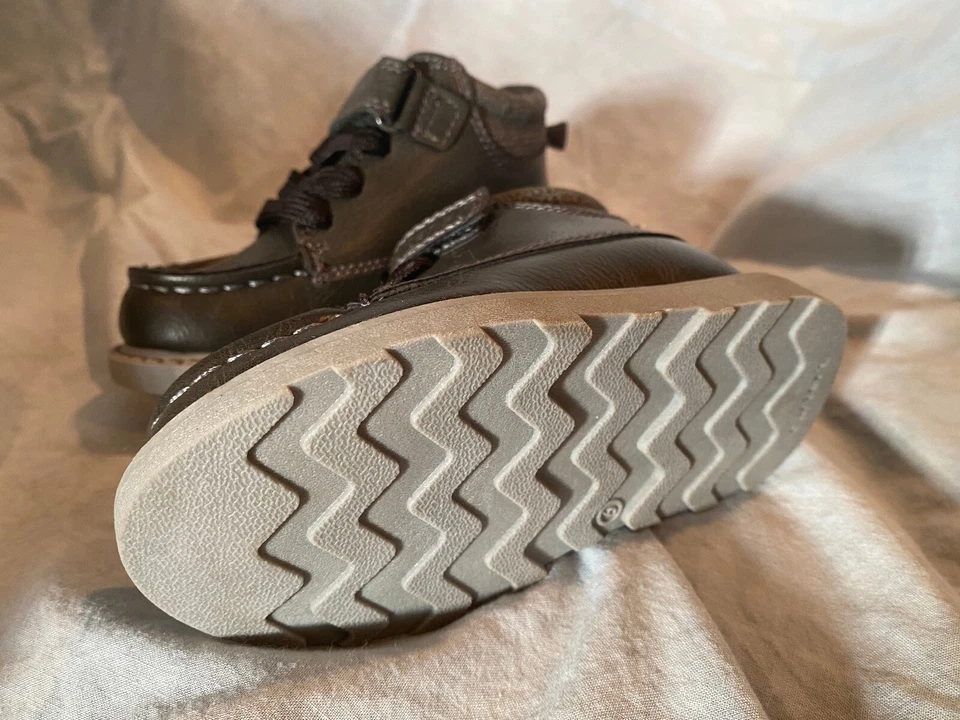 Zapatos de bota Carter's grises para niños pequeños TALLA 6 - gris estilo normando - etiquetas incluidas Foto 3 de 4